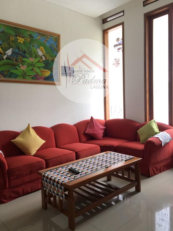 Padma Laguna Guesthouse Baturetno Exterior photo