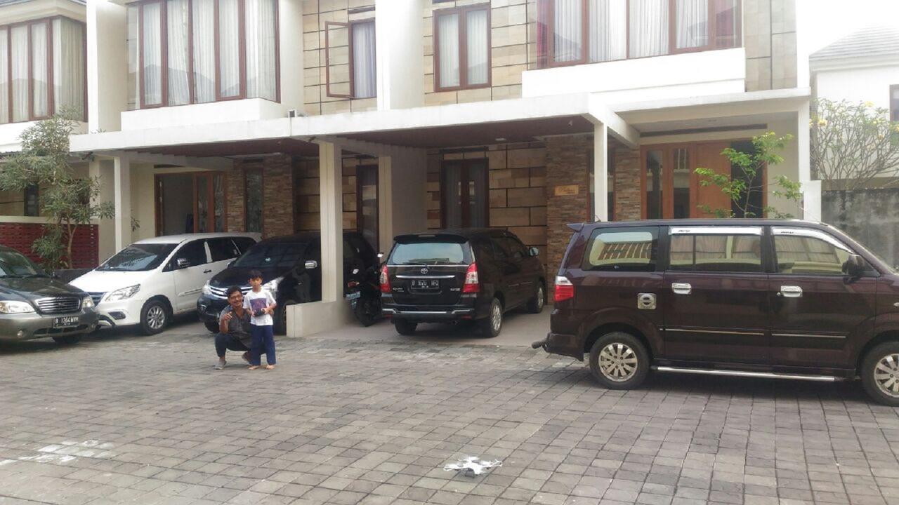 Padma Laguna Guesthouse Baturetno Exterior photo