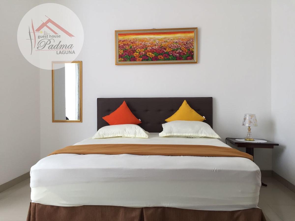 Padma Laguna Guesthouse Baturetno Exterior photo