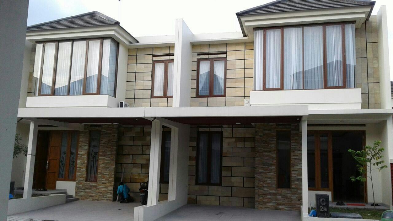 Padma Laguna Guesthouse Baturetno Exterior photo